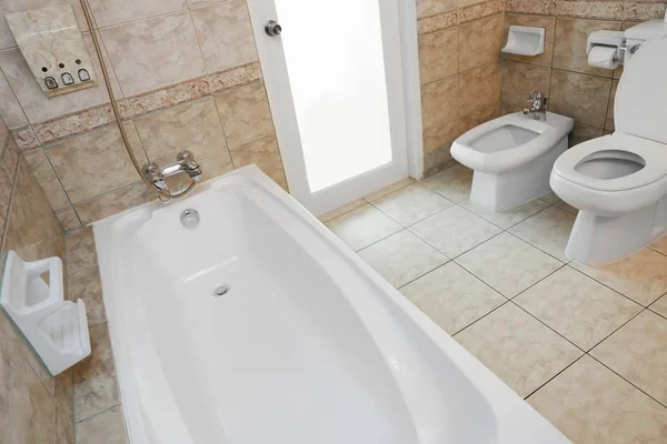 Işık modern banyo — Stok fotoğraf