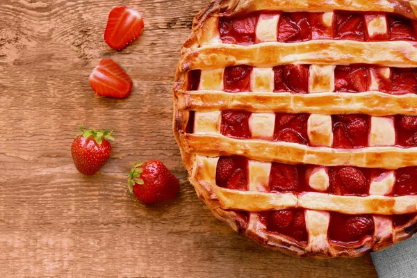 enfes Çilekli pasta 