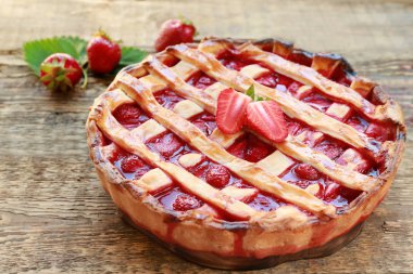 enfes Çilekli pasta 