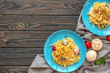 Lezzetli Türkiye lazanya ile plakalar  