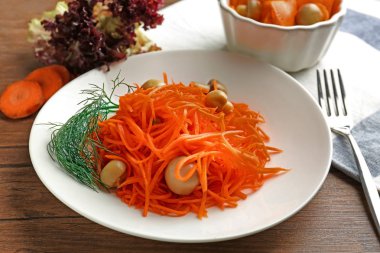 Lezzetli havuç salatası 