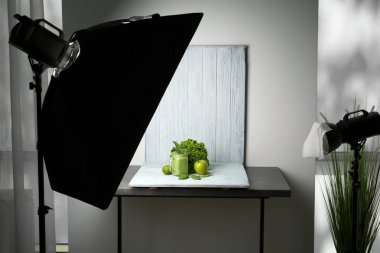 Profesyonel Fotoğraf Ekipmanları ve güler yüzlü Studio ile kompozisyon 