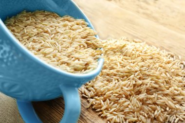 uzun taneli kahverengi pirinç 