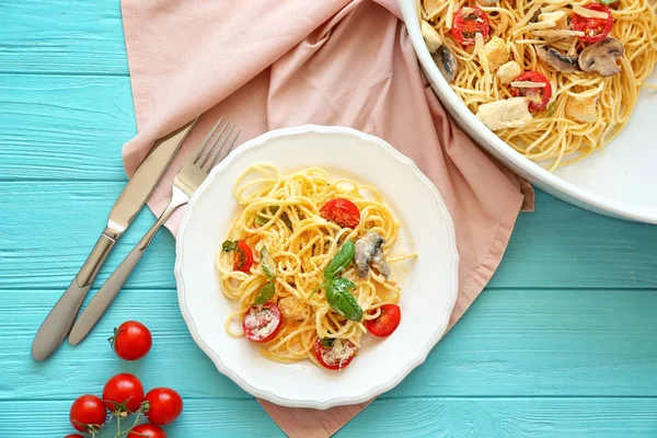 Lezzetli kızarmış Türkiye lazanya 