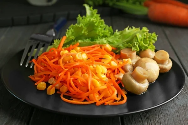 Lezzetli havuç salatası — Stok fotoğraf