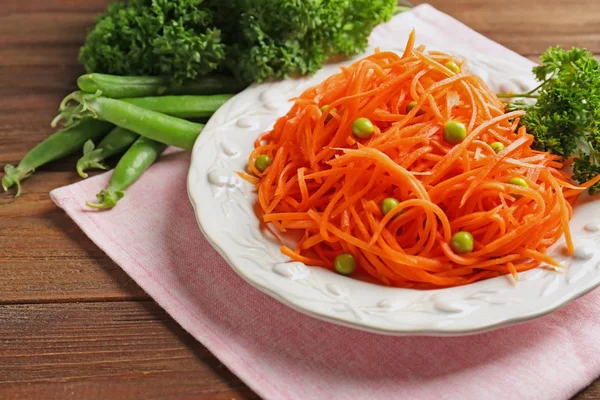 Köstlicher Karottensalat — Stockfoto