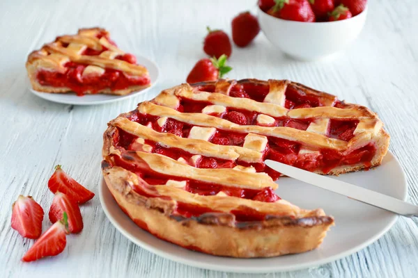 enfes Çilekli pasta 