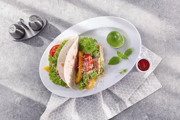 Lezzetli balık tacos