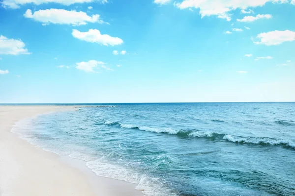 Hermoso mar azul —  Fotos de Stock