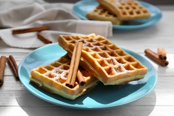 Leckere hausgemachte Waffeln — Stockfoto