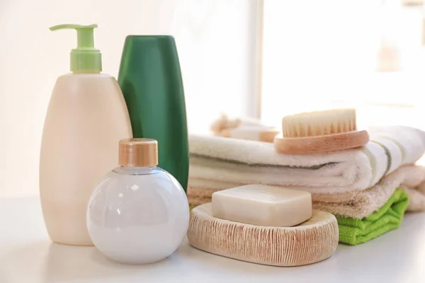 Banho cosméticos e acessórios — Fotografia de Stock