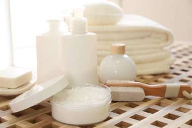 banyo kozmetik ve aksesuarları
