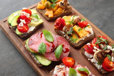 Lezzetli ev yapımı sandviçler ile kompozisyon  