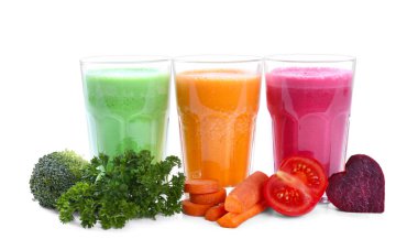 Bardakta taze meyve suyu