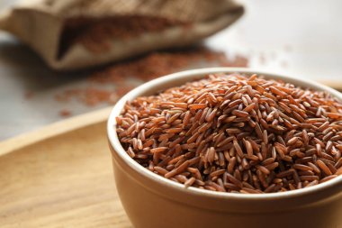 Yasemin kahverengi pirinç