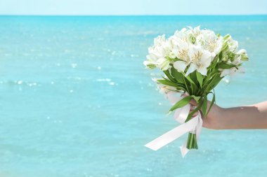 güzel buket tutan kadın 