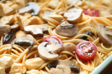 Lezzetli kızarmış Türkiye lazanya