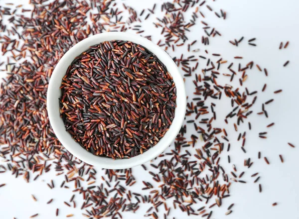 Kahverengi pirinç ile kase  