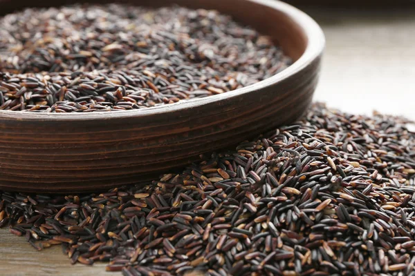 Siyah pirinç ile kase 