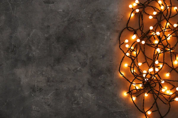 Noel ışıkları parlayan  