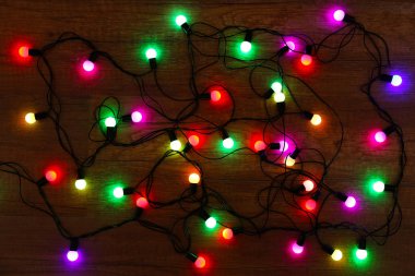 Noel ışıkları parlayan  