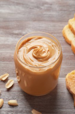 Krem fıstık ezmesi ile jar 