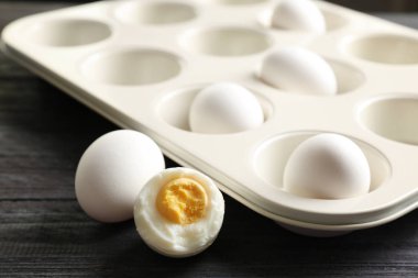 Kek teneke ve katı pişmiş yumurta 