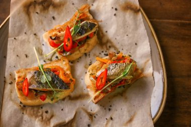 Balık fileto ile lezzetli molletes 