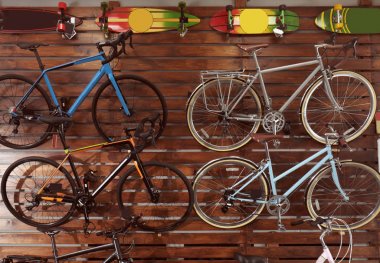 Yeni Bisiklet dükkanı ile stand