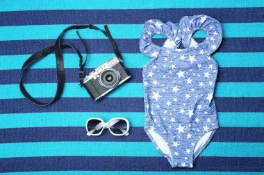 Küçük bebek Mayo ile fotoğraf makinesi 