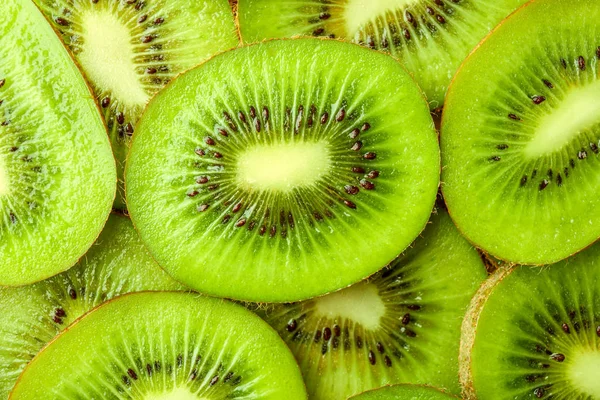 Gröna skivor av mogna kiwi — Stockfoto