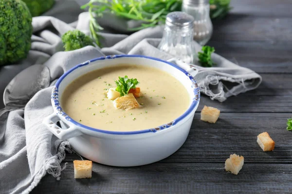 Brokkoli-Cheddar-Suppe — Stockfoto