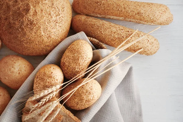 Lezzetli ekmek ile güzel kompozisyon 