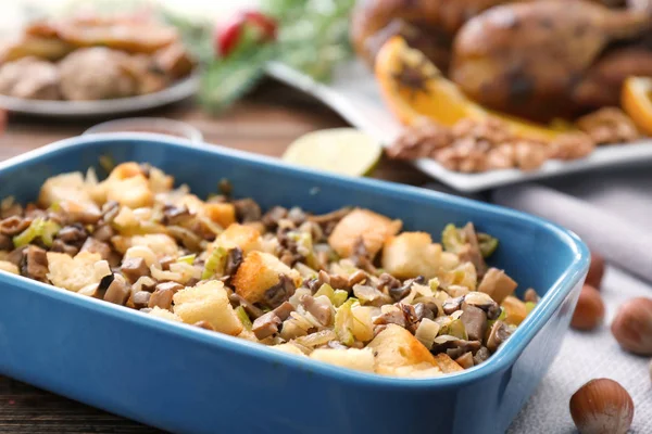 Türkiye'de mavi güveç çanağı doldurma 