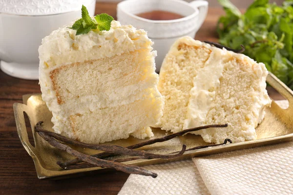 Lezzetli vanilyalı kek parçaları 