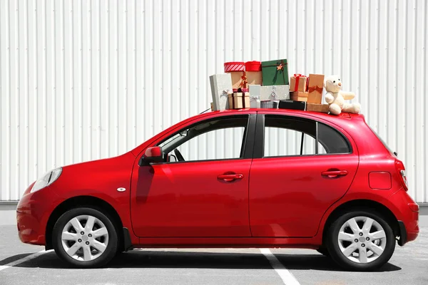 Czerwony samochód Świętego Mikołaja — Zdjęcie stockowe