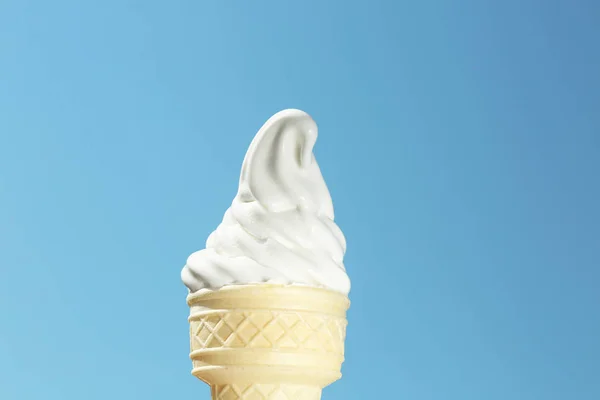 Cone de sorvete de iogurte — Fotografia de Stock