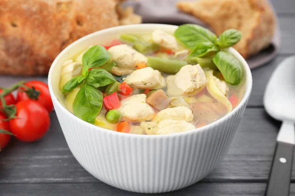 Bowl cu supă delicioasă de curcan — Fotografie, imagine de stoc