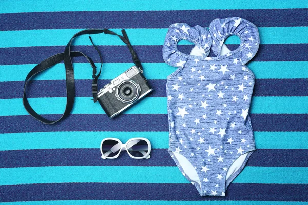 Küçük bebek Mayo ile fotoğraf makinesi 