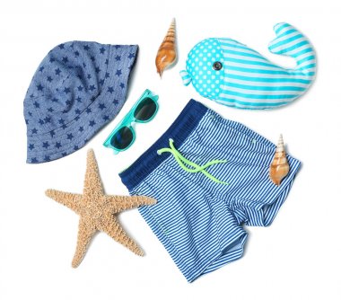 Beyaz üzerine yaz aksesuarları 