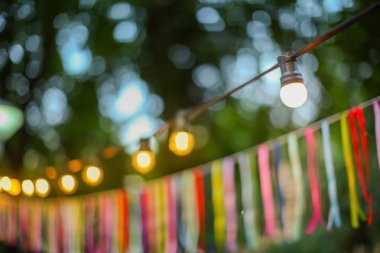 açık havada dekorasyon çelenk   