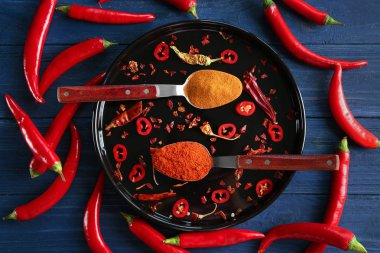 Kırmızı biber tozu ile kompozisyon