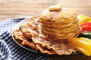 Lezzetli kahvaltı krep ile