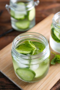 Nane ile lezzetli serinletici su 