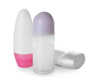 Beyaz arka plan üzerinde kadın deodorantlar