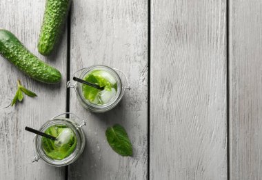 Nane ile lezzetli serinletici su 