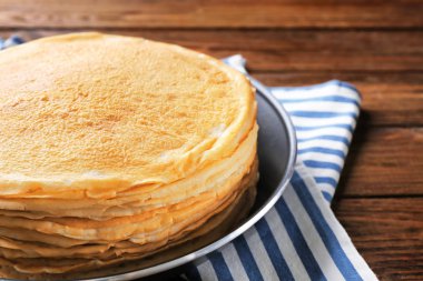 Lezzetli ince krep yığını 