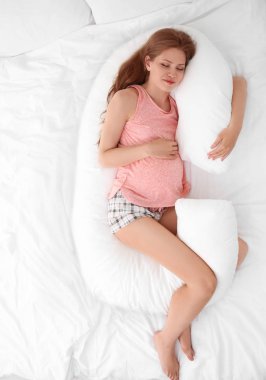 Güzel hamile kadın.  