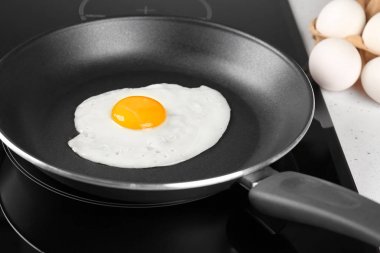 kalıpları içinde yumurta kadar tarafı