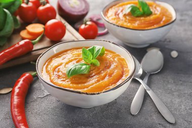 Kase lezzetli havuç çorbası ile 